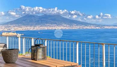 MULTILOCALE A NAPOLI
