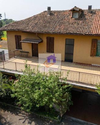 Villa di 750 m² con più di 5 locali e box auto dop