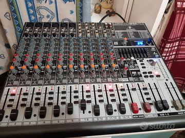 Behringer XENYX 1832 FX  MIXER