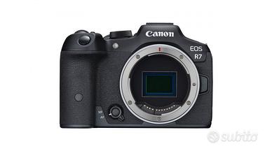 Mirrorless Canon R7 come nuova