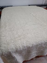 Coperta di pelo bianca 