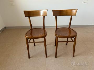 Due sedie in legno vintage modello vecchia Milano