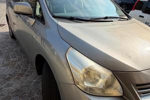 Toyota verso 2.0d 
