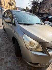 Toyota verso 2.0d 