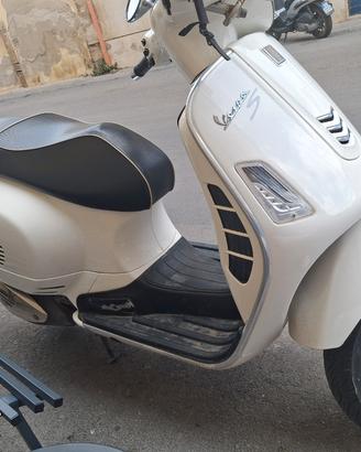 vespa gts 300