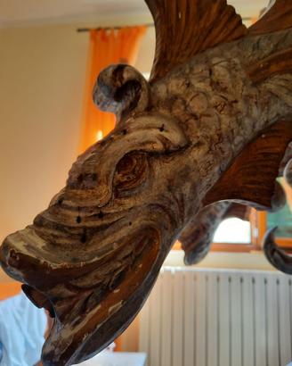 Lampadario legno con teste  di pesce