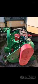 Macchina agricola trincia