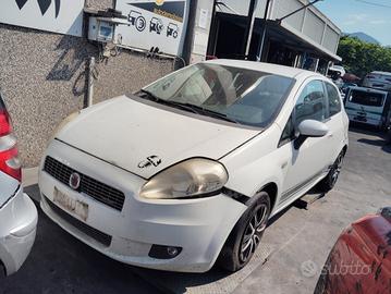FIAT GRANDE PUNTO 1.3 TD 2009 199A3000  PER RICAMB