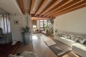 Rustico / Casale di 498 m² con 5 locali e box auto