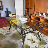 Tavolino da salotto in vetro e ferro battuto