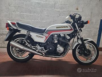 Honda Cb 750 con allestimento CB900Fc