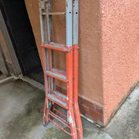 Scala a castello (o doppia) pieghevole