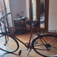 Bicicletta rossa, vecchia bianchi dell 85