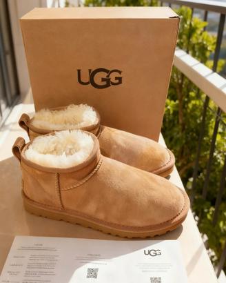 UGG Ultra Mini castagna T.39