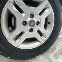 Gomme auto