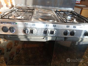 Cucina gas e forno elettrico