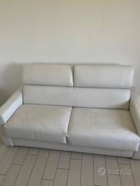Divano letto matrimoniale in pelle