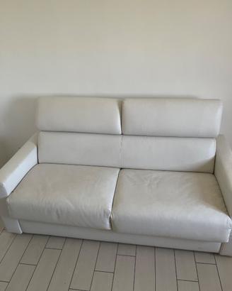 Divano letto matrimoniale in pelle