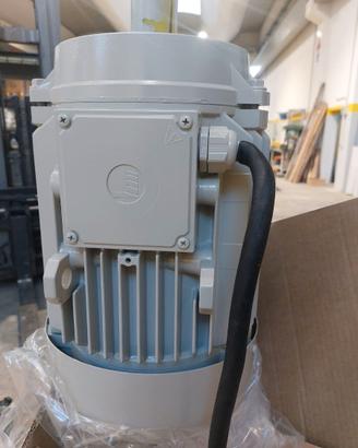 Motore elettrico 7,5kW 2P B14 132 IE3