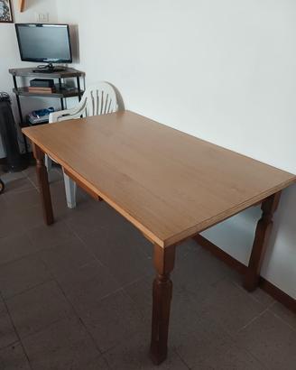 Tavolo in legno