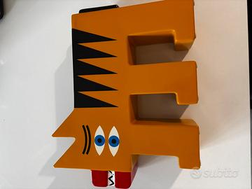 vaso marco oggian ped Qeeboo