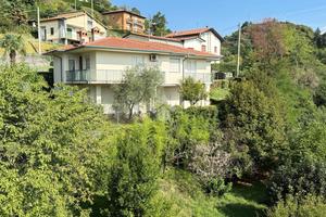 VILLA SINGOLA A AIRUNO