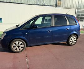 Opel meriva con gancio traino