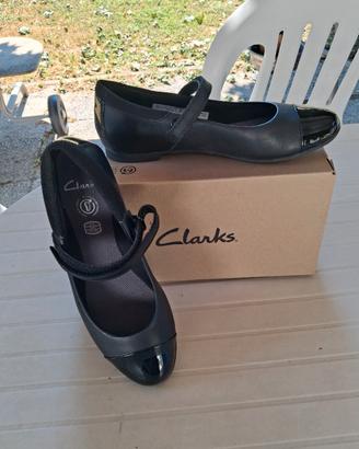 ballerine in pelle Clarks