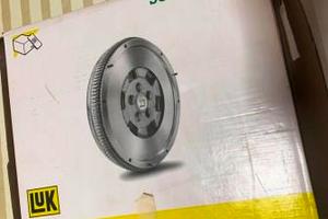 Volano LUK 415 0322 10 per CHEVROLET OPEL VAUXHALL