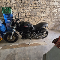 Ducati monster 750