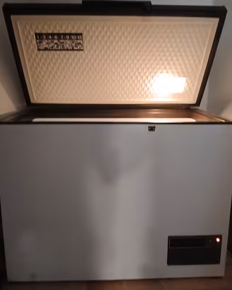 Congelatore grande a pozzo White Westinghouse