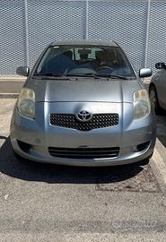 TOYOTA YARIS 1.0 BENZINA 70 CV 5 PORTE