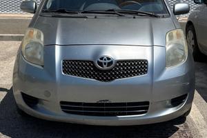 TOYOTA YARIS 1.0 BENZINA 70 CV 5 PORTE