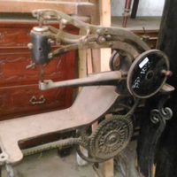 Macchina da cucire per calzolaio vecchia