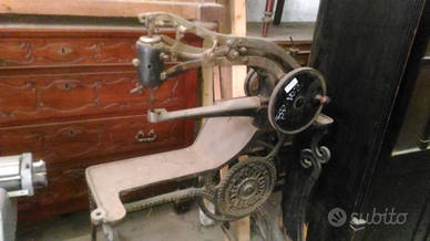 Macchina da cucire per calzolaio vecchia