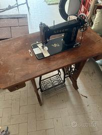 Macchina da cucire Necchi