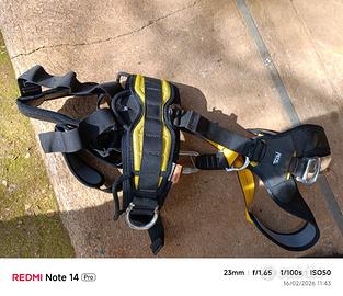 imbrago  da lavoro in quota navaho petzl 