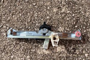 Alzavetro post dx Lancia Delta 3 08-14