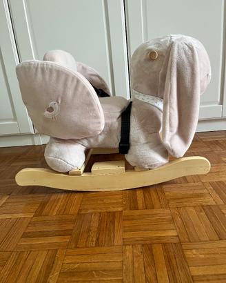 Dondolo peluche Nattou