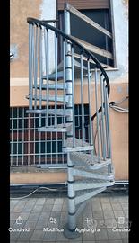 Scala a chiocciola zincata per esterno
