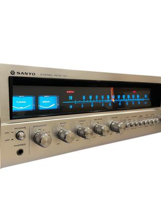 Sanyo DCX-8000K Ricevitore stereo AM/FM (1974-75)