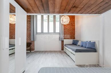 LOFT COMPLETAMENTE ARREDATO