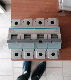 Magnetotermico quadripolare Hager