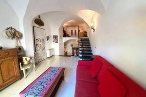 Appartamento di 90 m² con 4 locali e box auto a Al