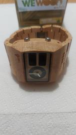 orologio digitale in legno