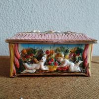 Scatola porta gioie in porcellana