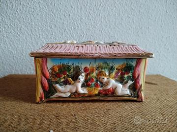 Scatola porta gioie in porcellana