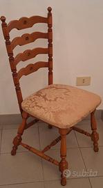 Set 4 sedie anni '70 in legno con seduta damascata