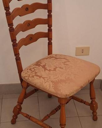 Set 4 sedie anni '70 in legno con seduta damascata