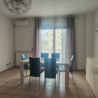 Disponibile appartamento tricamere arredato